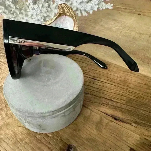 QUAY By The Way Sunglasses ~Black Frame Smoke Lens ~NEW in Case! 😎 - Picture 8 of 12